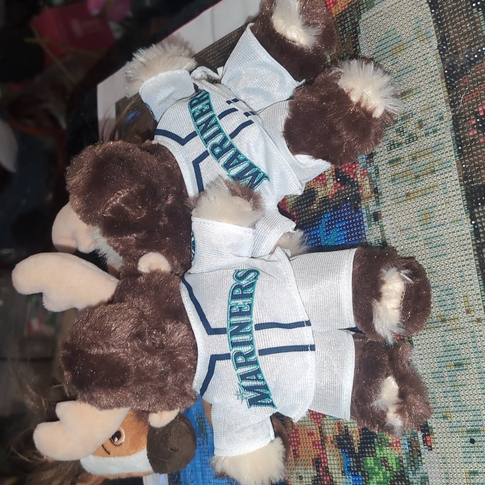 AVAILABLE - VTG 2 Seattle Mariners Moose Jersey plushy forever Collectable MLB.